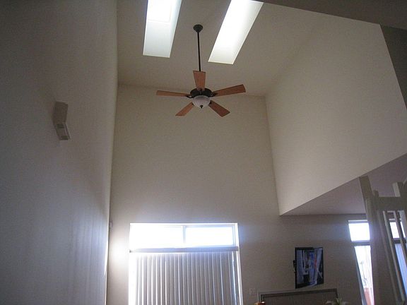 4th image of 305 Lucille Ln