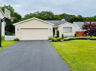 517 Indian Valley Ct, Rossford, OH 43460