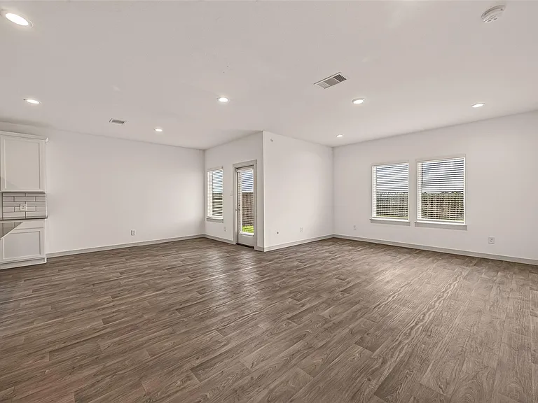 6903 Green Embers Ln — Photo 9