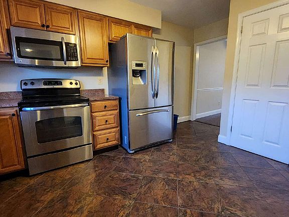 3rd image of 406 Denning Ct