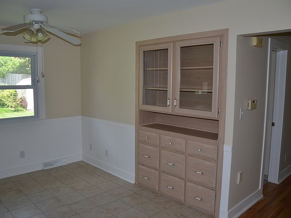 3rd image of 1055 Ferris St NW
