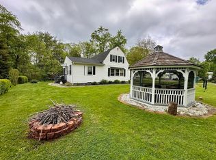 17 Walnut St, Gill, MA 01354