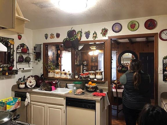 4th image of 302 Charles Dr
