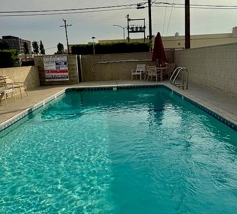 3rd image of 636 Fairview Ave APT 11