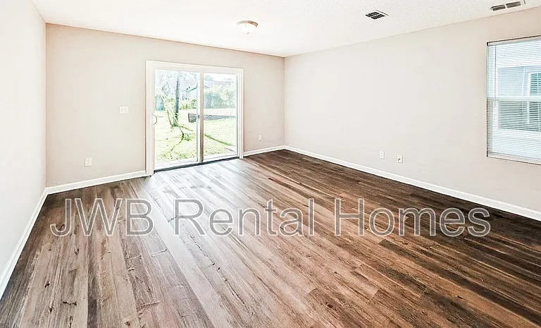 1291 Neva St — Photo 6