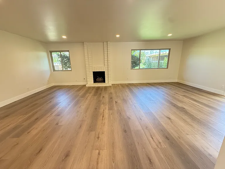27481 Avenida Larga — Photo 6