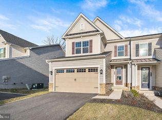 321 Ponds Edge Dr, Media, PA 19063