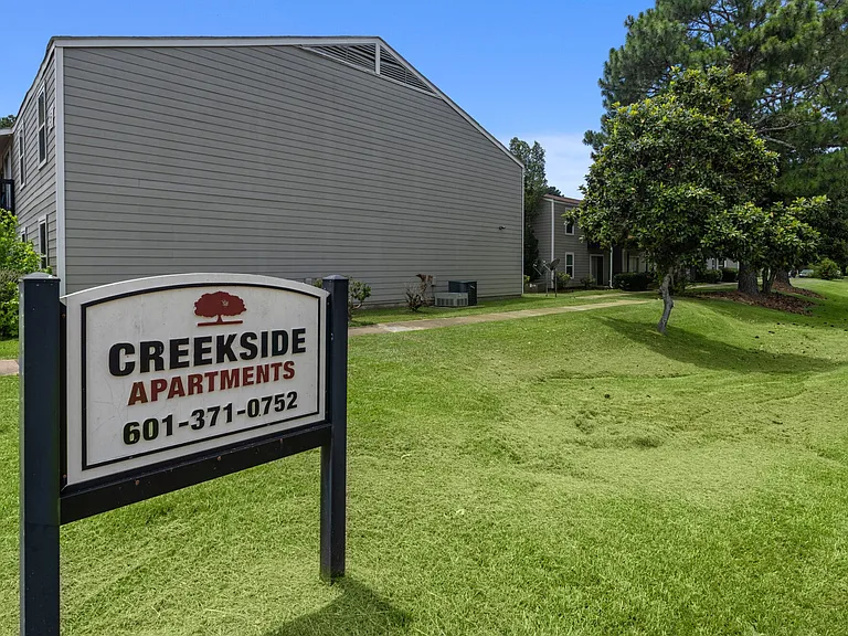 Creekside Apartments — Photo 25