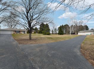 21700 W National Ave, New Berlin, WI 53146