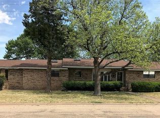 410 S 7th Ave, Munday, TX 76371