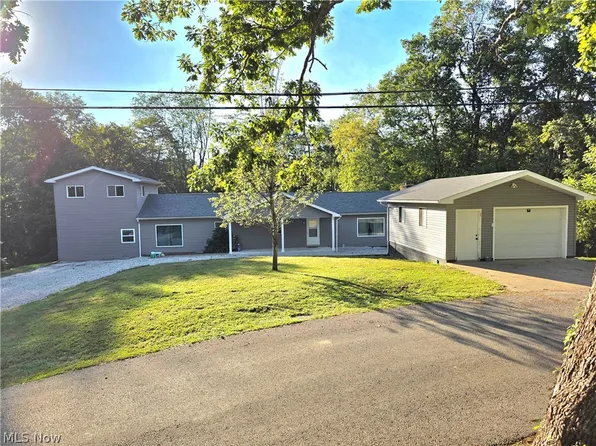 2372 Oak Grove Extension Rd, St Marys, WV 26170