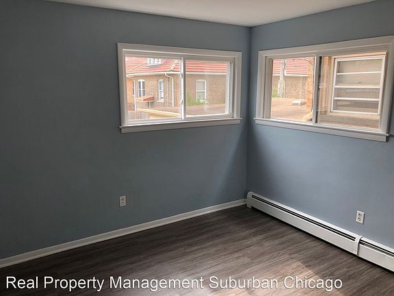 3rd image of 3049 S Harlem Ave APT 1E