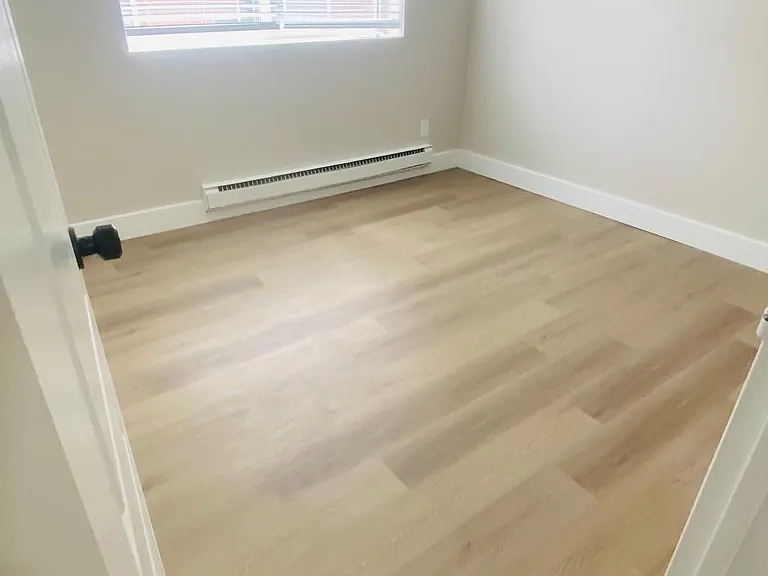 Laura Lane Apartments — Photo 13