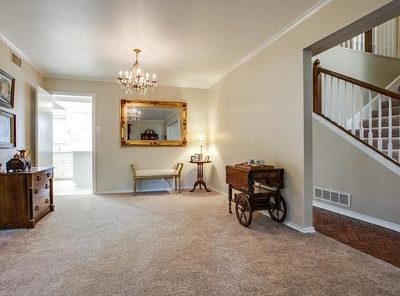 5th image of 4137 Courtshire Dr