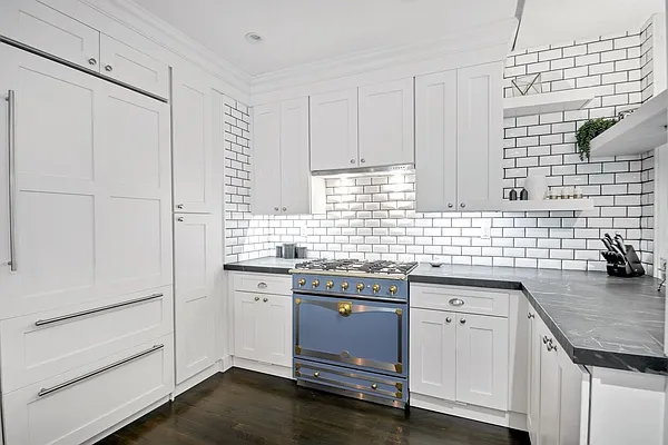 Sold by Bold New York | media 4