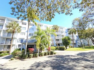 470 Executive Center Dr APT 2G, West Palm Beach, FL 33401