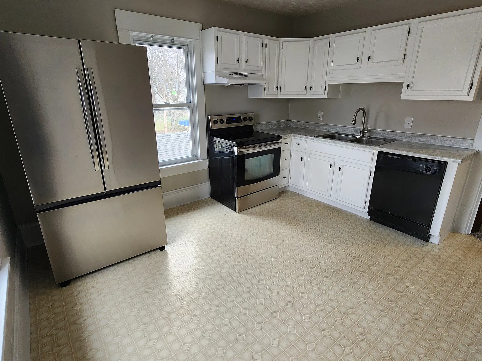 2 bed, $1,025 — Photo 2