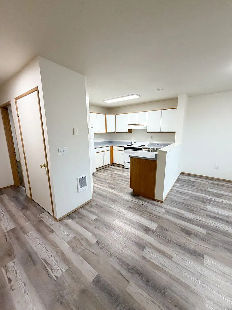 5382 North Hills Drive — Photo 3