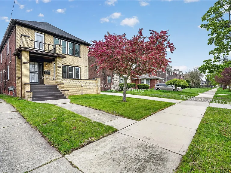 368 Piper Blvd — Photo 2