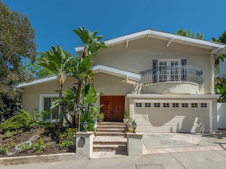 17092 Escalon Dr — Photo 1