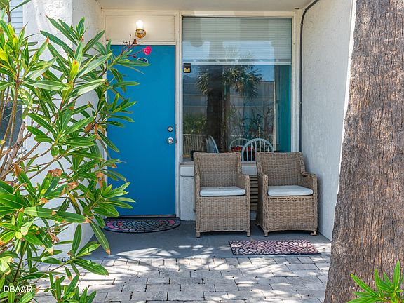 5th image of 935 S Atlantic Ave #104