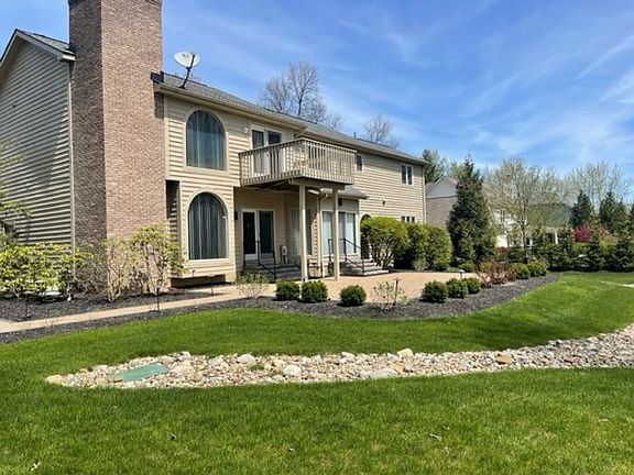 2nd image of 38750 Lochmoor Dr
