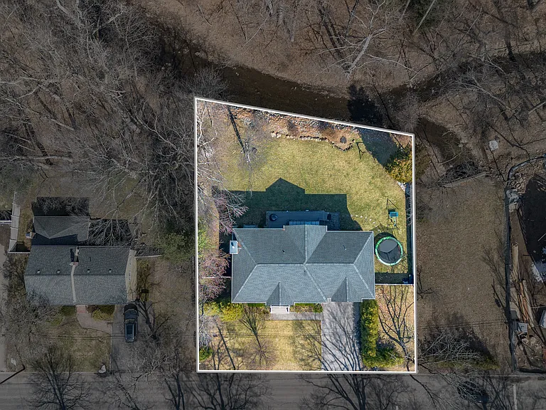 52 Glenwood Ave — Photo 34