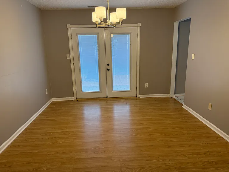 2000 Monument Dr — Photo 2