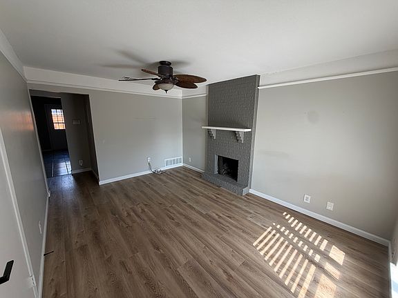 3rd image of 2423 S Graham Dr
