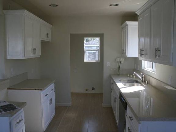 3rd image of 920 W 59th Dr
