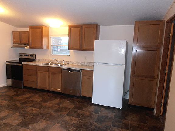 5th image of 672 Belle Ct