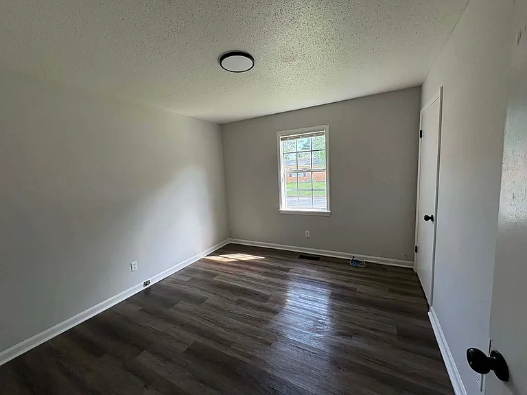 1109 Westmoreland St — Photo 10