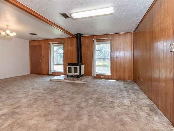 5th image of 2700 Wisteria St