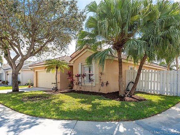 2nd image of 16592 NW 9th Ct