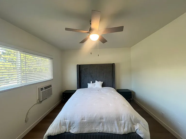 13429 Moorpark St — Photo 29