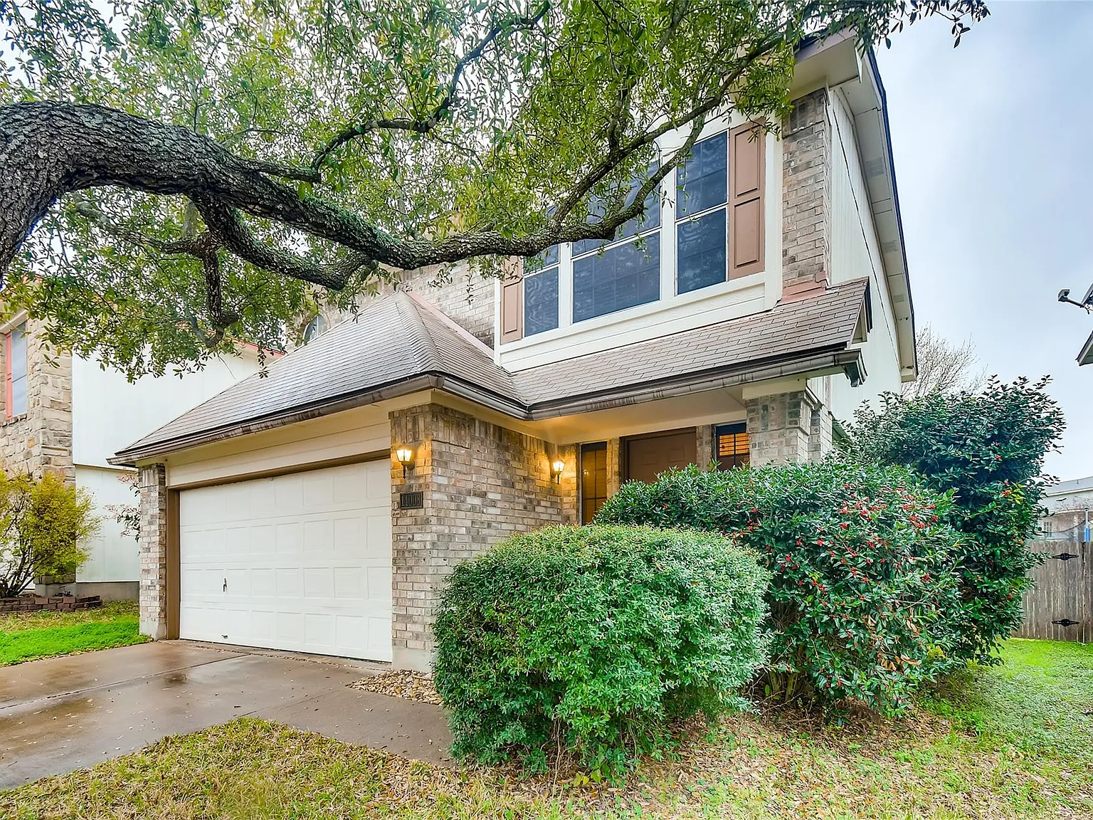 3 bed, 2.5 bath, 1759 sqft, $1,900 — Photo 2