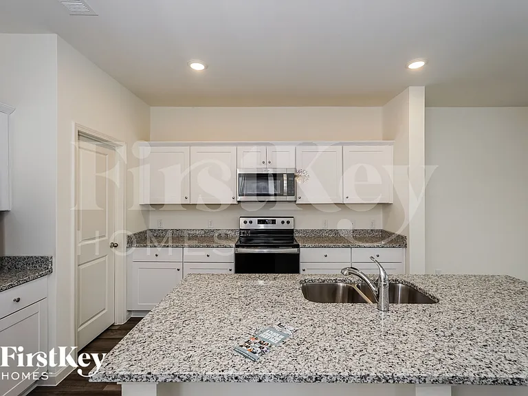 1804 Sandlin Dr — Photo 6