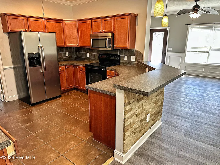 103 Meadowview Rd — Photo 8
