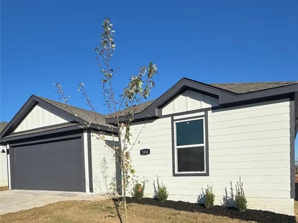 304 NW Bellflower St, Gentry, AR 72734