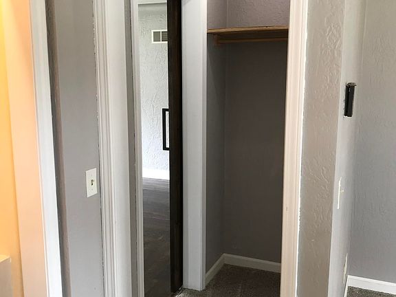 5th image of 2327 Lansing Ave
