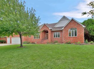 1028 N Broadmoor St, Wichita, KS 67206