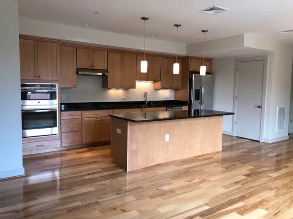 150 Adams St APT 7, Newton, MA 02458