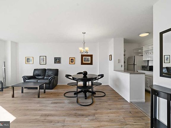 3rd image of 1901 John F Kennedy Blvd APT 2816