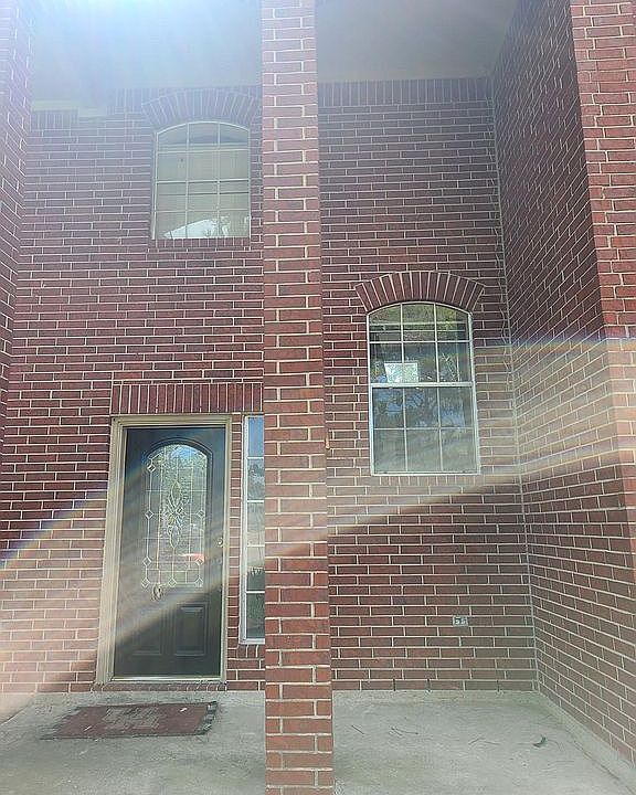 1st image of 2922 Glencullen Ln