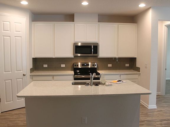 4th image of 95506 Hanover Ct