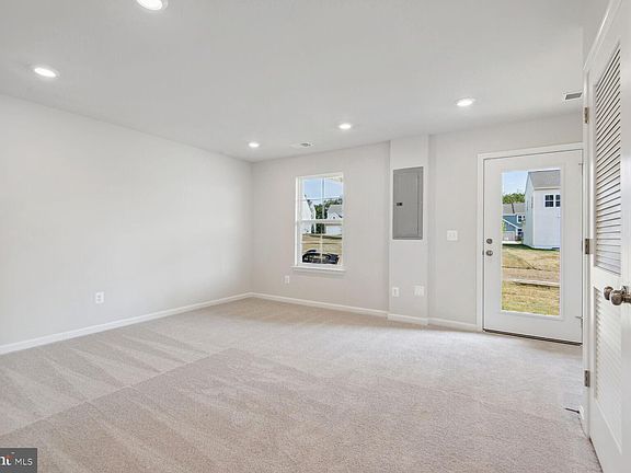 5th image of 154 Tye Ct