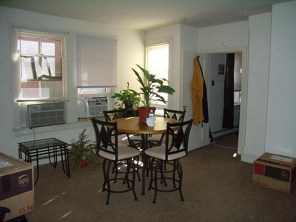 3rd image of 1303 N Franklin St APT 4