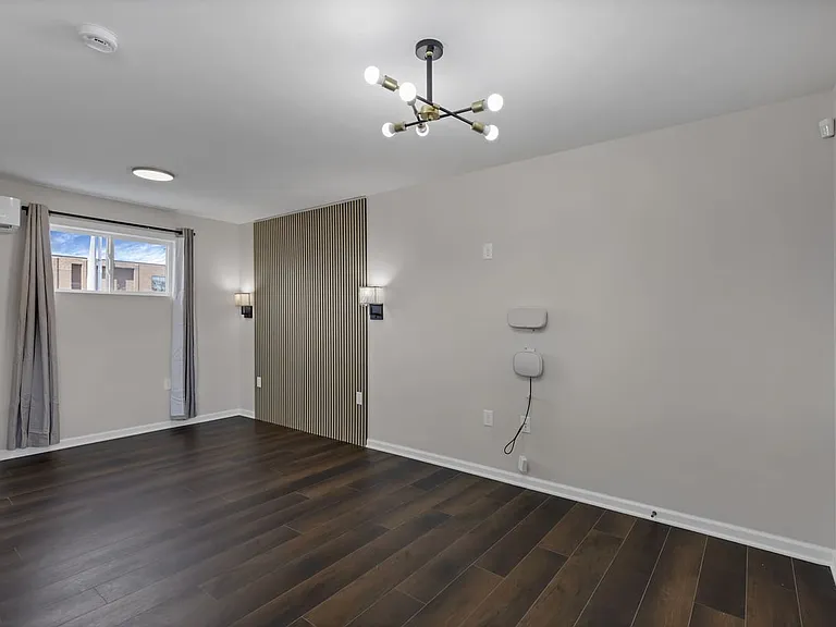 35 Parsons Ave #B — Photo 21