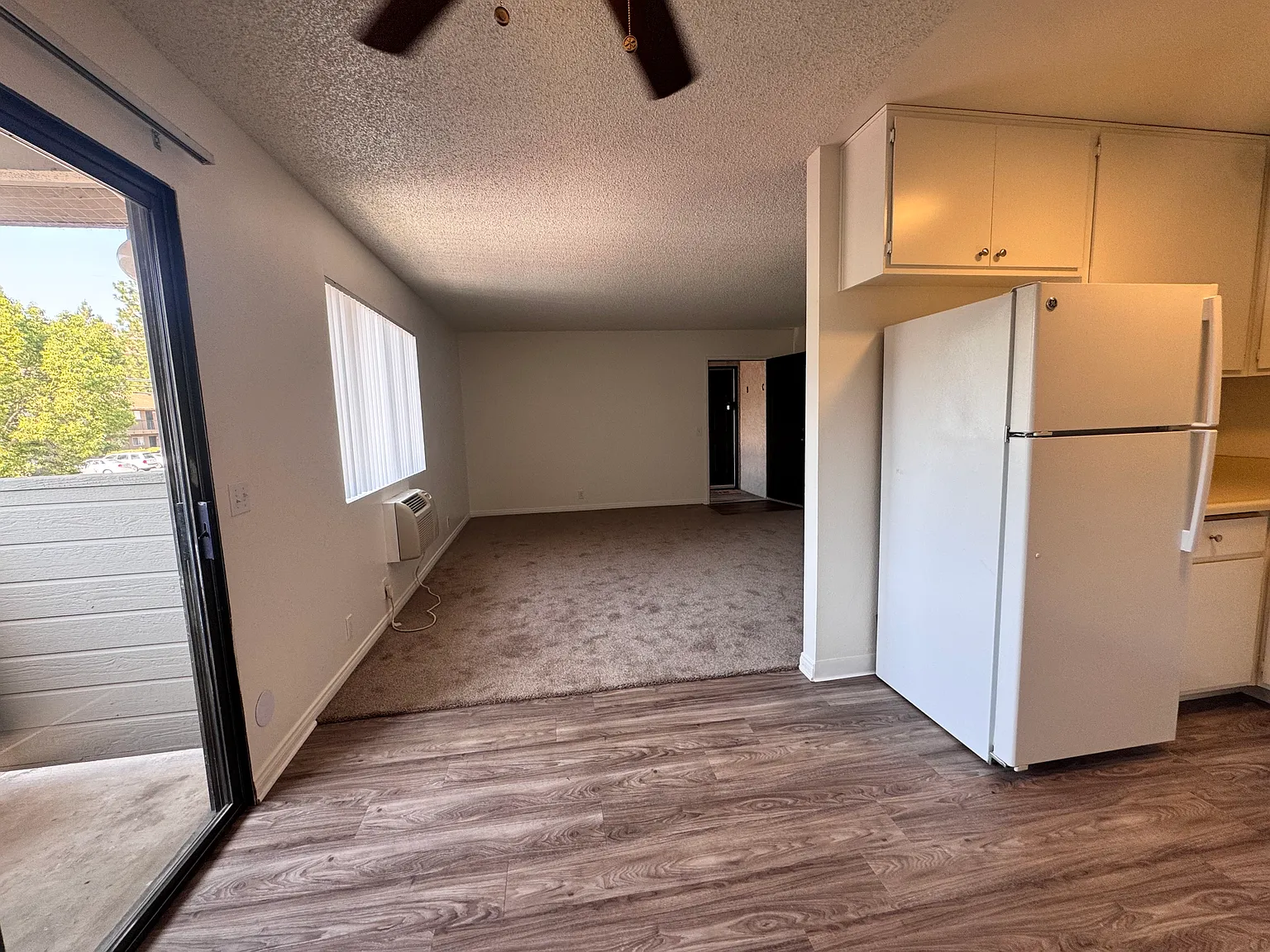 2 bed, 850 sqft, $2,080 — Photo 3
