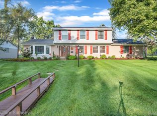 25981 Acacia St, Southfield, MI 48033